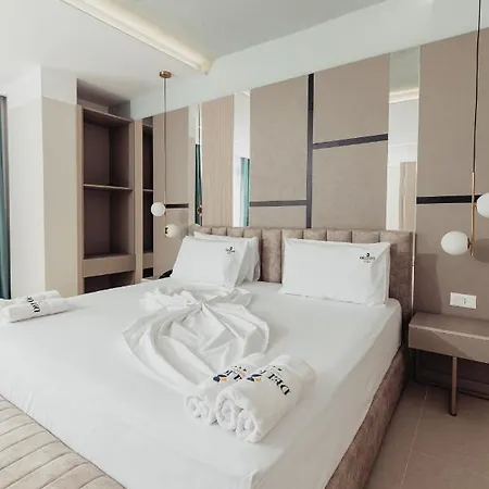 Hotel Delight & 4*