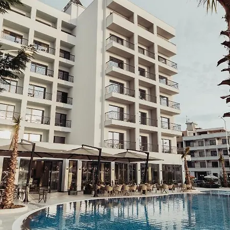 Hotel Delight & 4*
