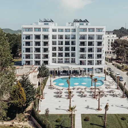 Hotel Delight & 4*