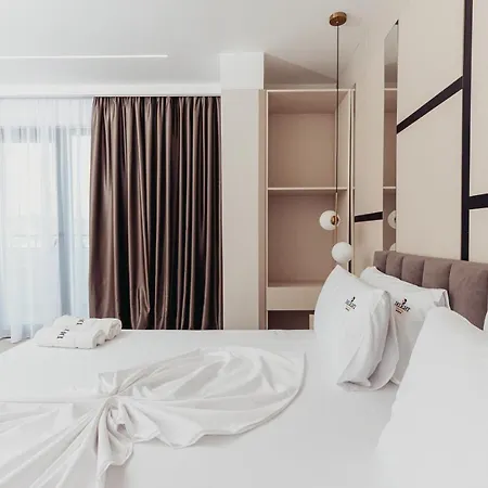 Delight & Hotel Golem (Tirana)